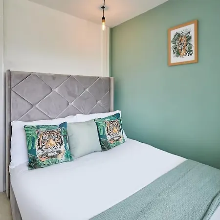 2Km To Chester Races! Sleeps 6 By Restfully Exterior photo
