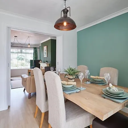 2Km To Chester Races! Sleeps 6 By Restfully Exterior photo