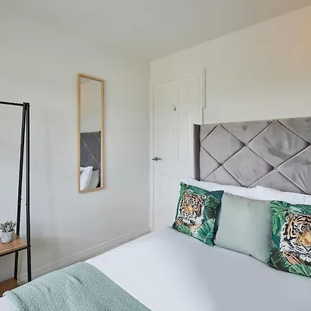 2Km To Chester Races! Sleeps 6 By Restfully Exterior photo