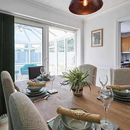 2Km To Chester Races! Sleeps 6 By Restfully Exterior photo