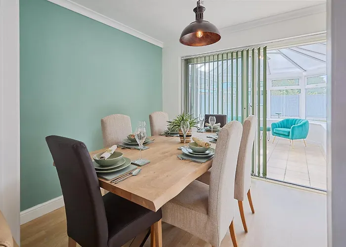 2Km To Chester Races! Sleeps 6 By Restfully