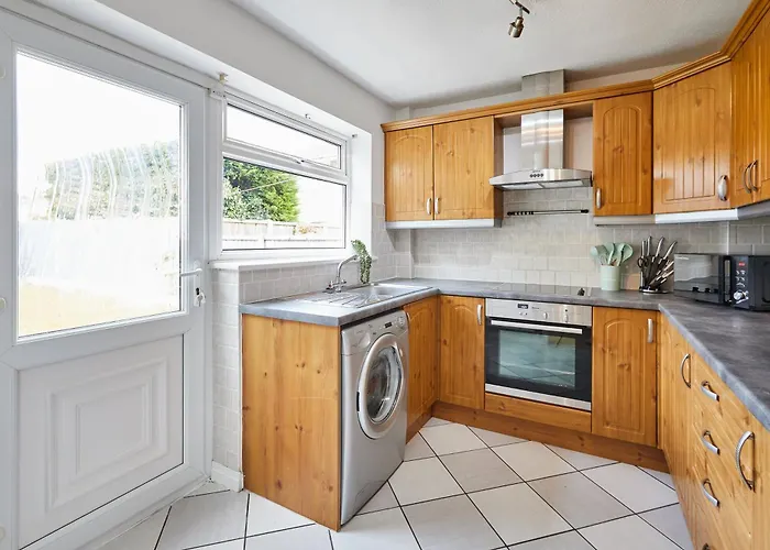 2Km To Chester Races! Sleeps 6 By Restfully