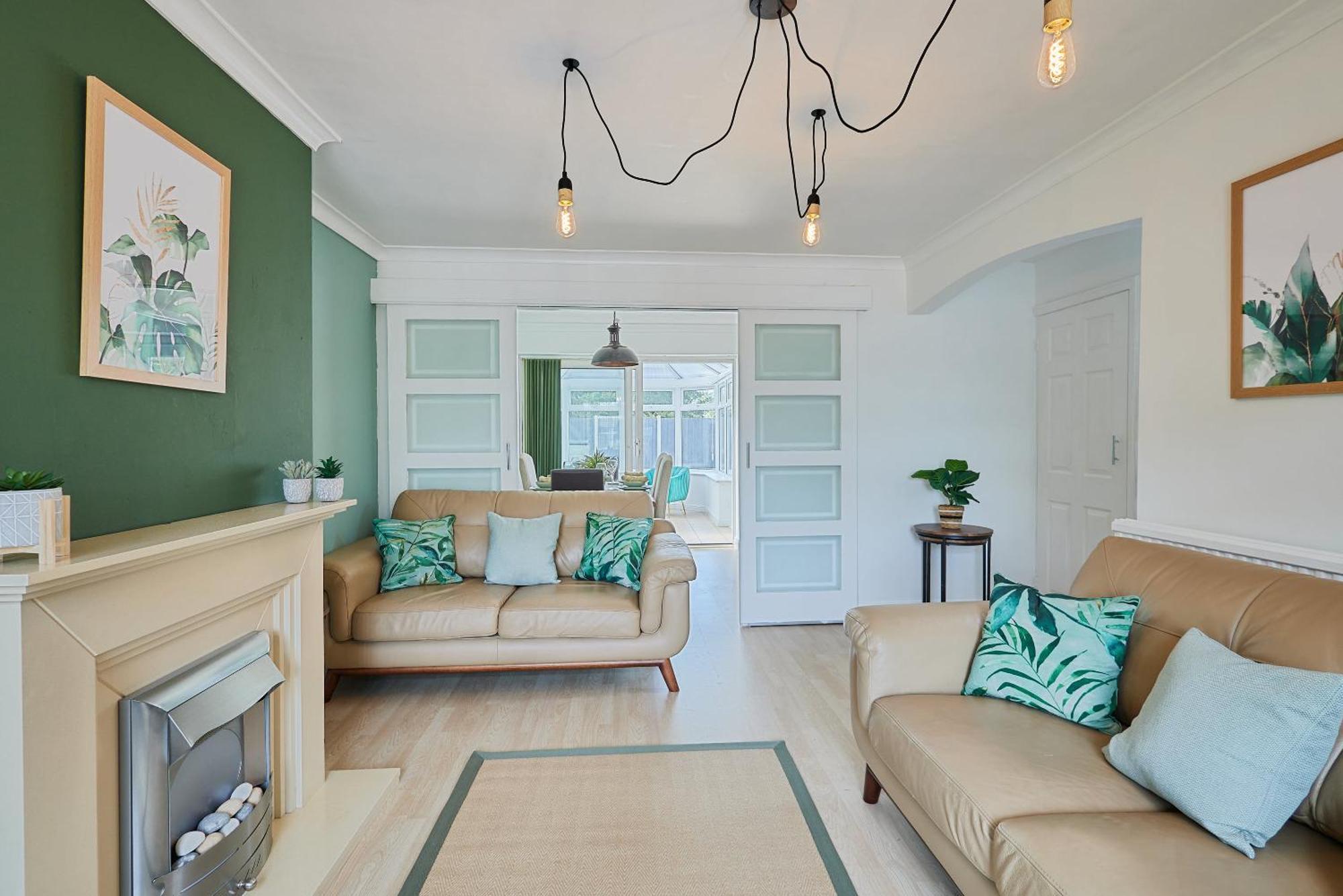 2km To Races! Sleeps 6 By Restfully *