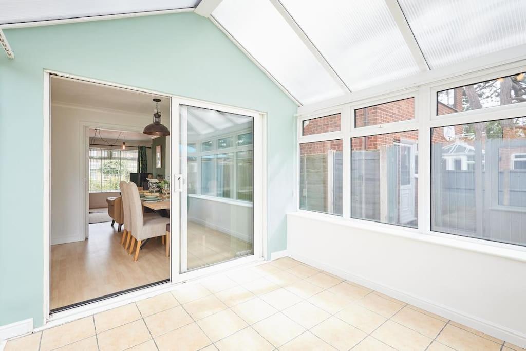 Apartment 2km To Races! Sleeps 6 By Restfully *