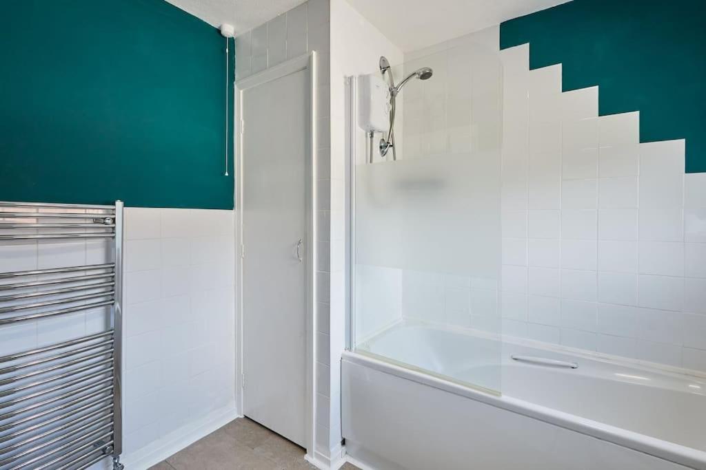 Apartment 2km To Races! Sleeps 6 By Restfully Chester