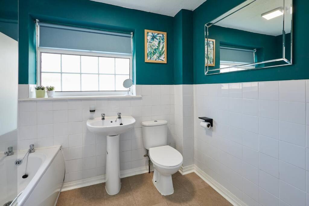 2km To Races! Sleeps 6 By Restfully Chester