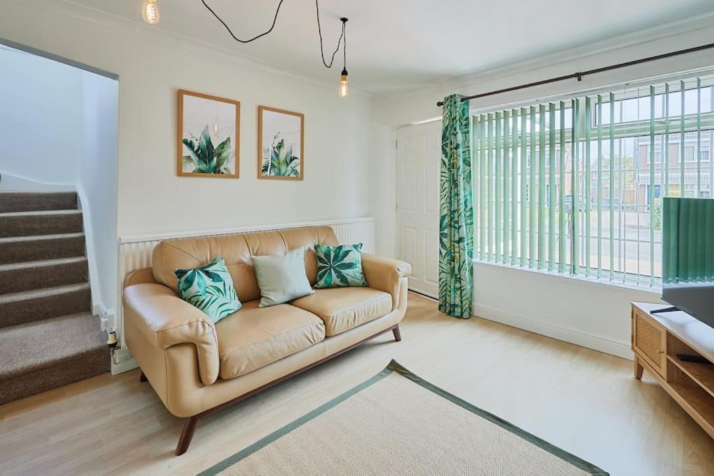 2km To Races! Sleeps 6 By Restfully * Chester