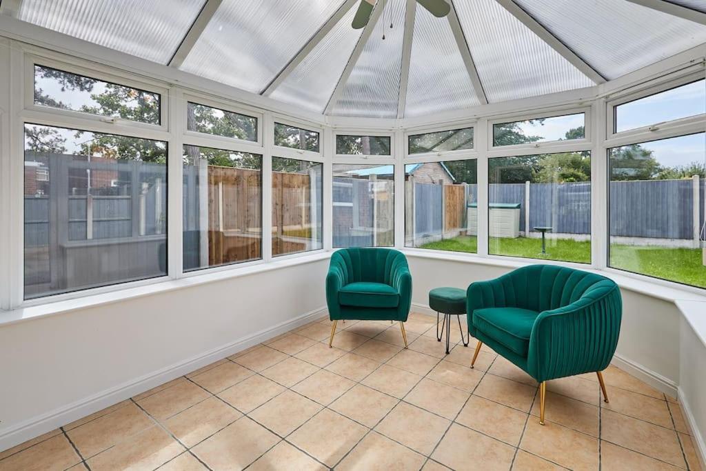Apartment 2km To Races! Sleeps 6 By Restfully *